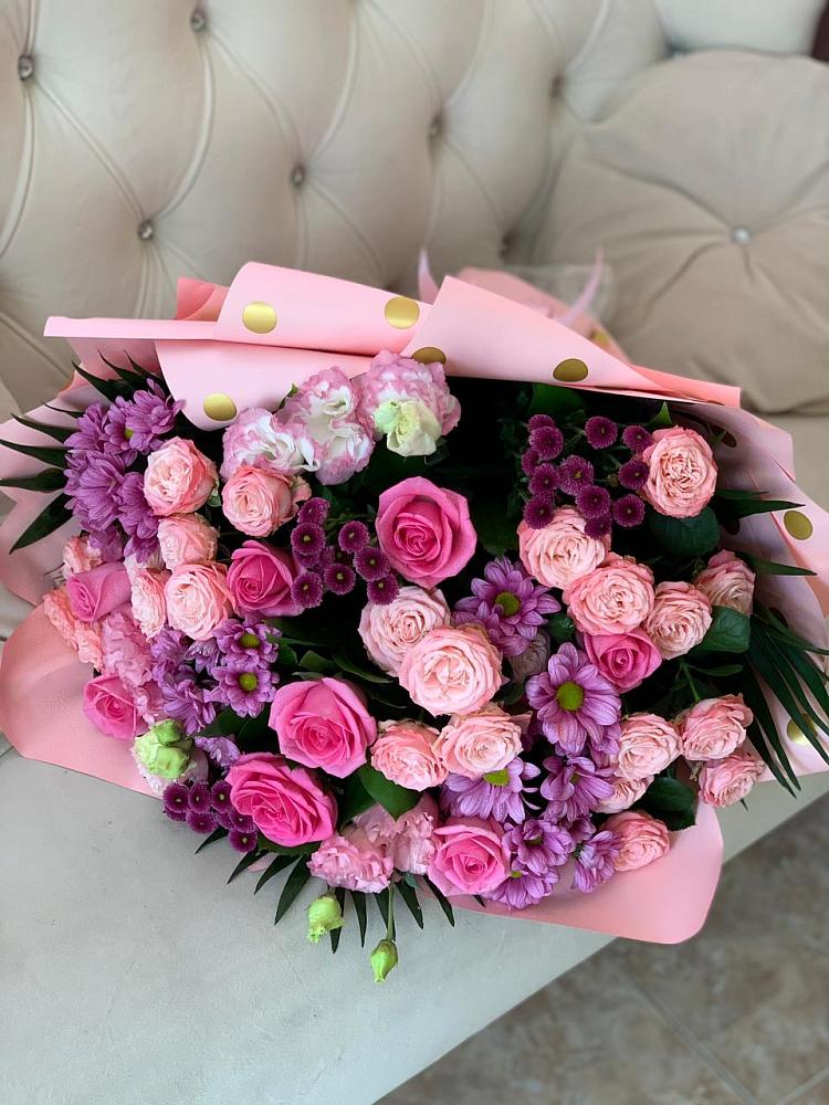 Букет цветов из: Хризантемы, Розы и Лизиантусы в Веселёво