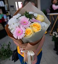 Букет цветов из:  Герберы, Розы и Хризантемы в Веселёво
