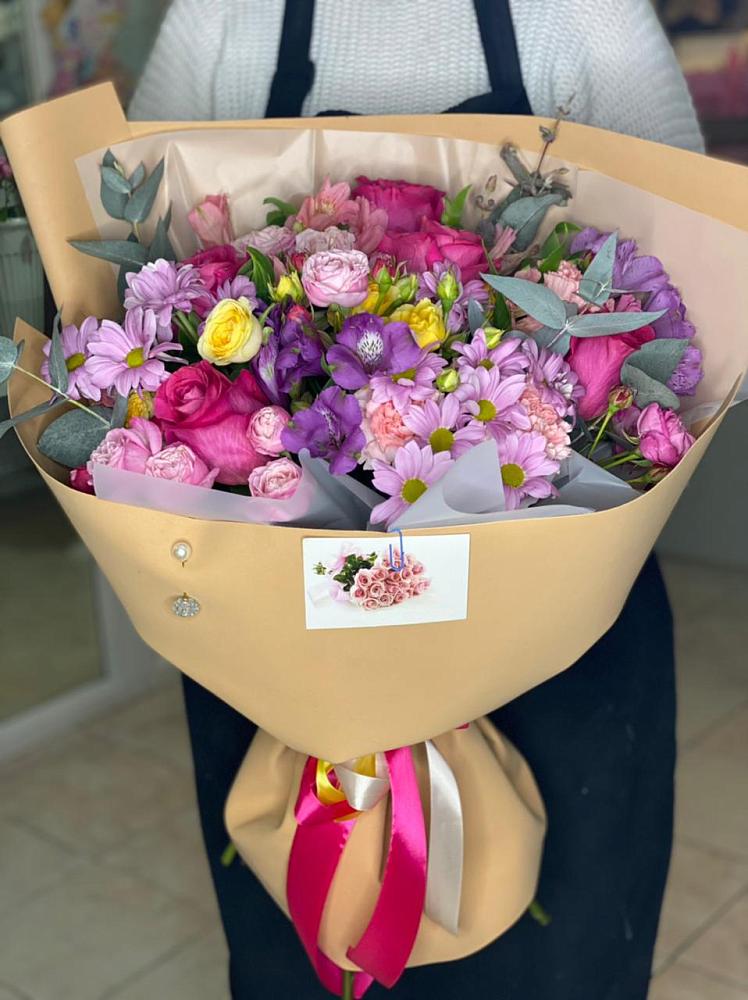 Букет цветов из: Хризантемы, Гвоздики и Альстромерии в Веселёво