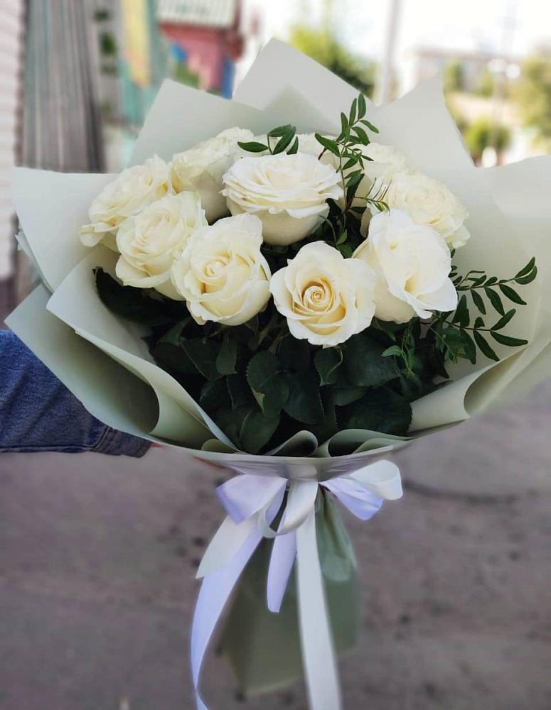 Букет Белые розы Проуд в Веселёво