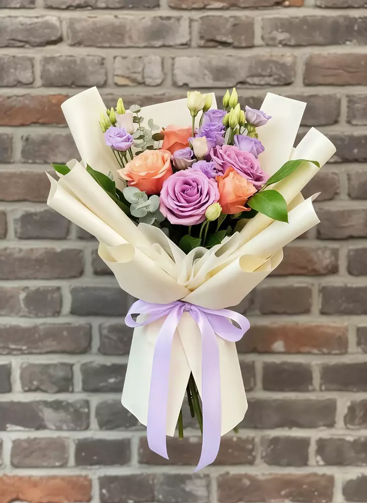 Букет цветов из: Лизиантусы и Розы в Веселёво