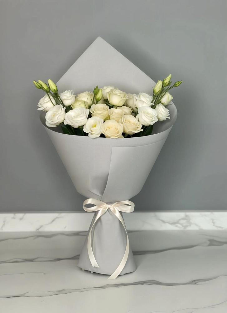 Букет цветов из: Розы и Лизиантусы в Веселёво