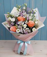 Букет цветов из:  Лизиантусы, Розы, Альстромерии и Гипсофила в Веселёво