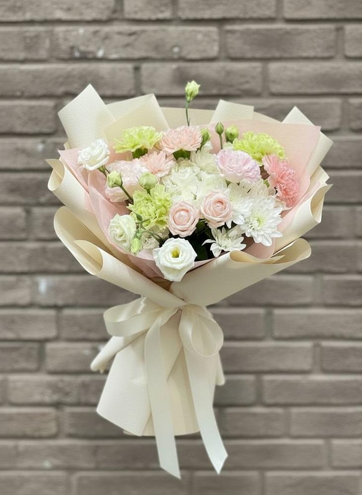 Букет цветов из: Гвоздики, Розы, Лизиантусы и Хризантемы в Веселёво