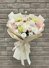 Букет цветов из:  Гвоздики, Розы, Лизиантусы и Хризантемы #REPLACE_PRED# Веселёво