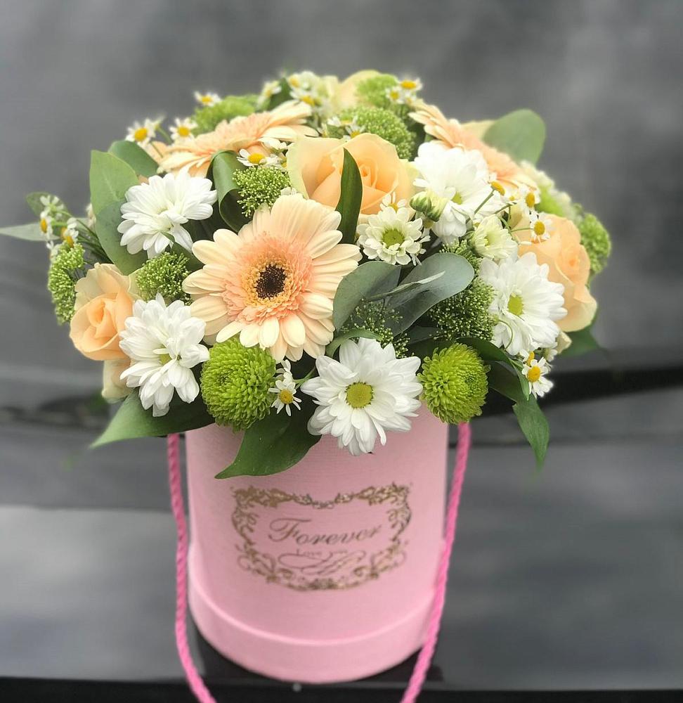 Цветочная композиция из Розы, Герберы и Хризантемы в шляпной коробке в Веселёво