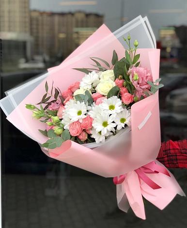 Букет цветов из: Розы, Лизиантусы и Хризантемы в Веселёво