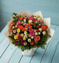 Букет Микс из разноцветных кустовых роз в Веселёво
